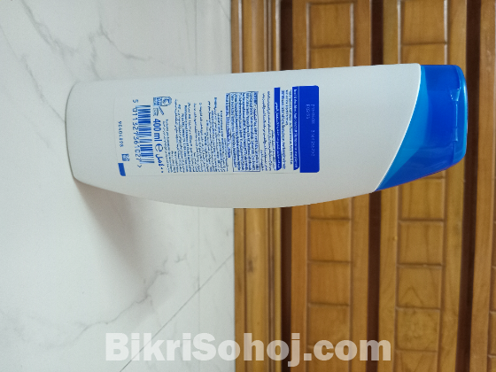 Head and Shoulders anti-dandruff shampoo extra volume